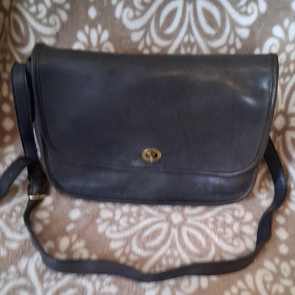 Coach Black Leather Crossbody Shoulder Bag with Gold Turnlock